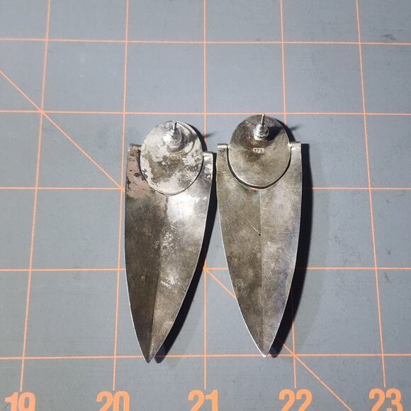 Vintage African Mask Abalone & Sterling Silver Post Earrings - Picture 6 of 7